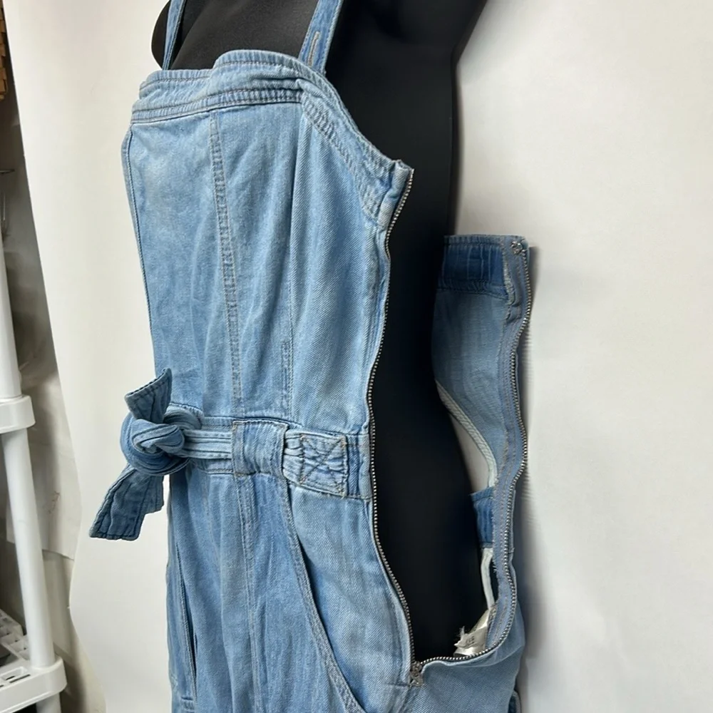 Women's Light Blue Denim Jumpsuit free people size small missing a button - Picture 6 of 13